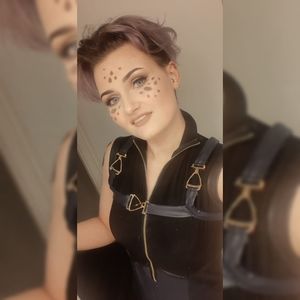 Meet your Posher, Claudia